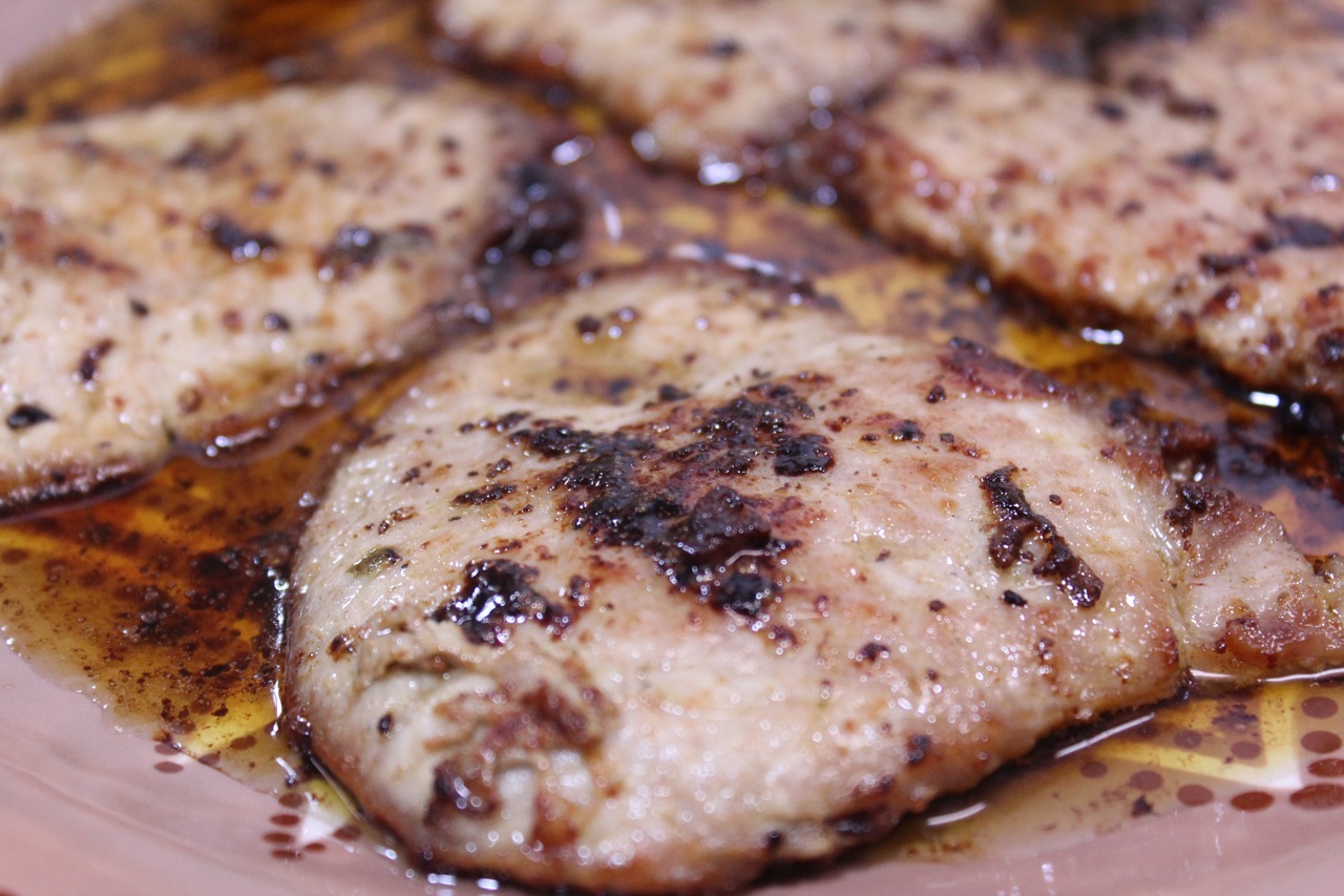 bifes_de_lombo_de_porco_a_manteiga_de_alecrim_1